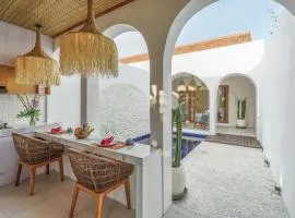 T&J4 - Romantic 1BR pool villa, walk to beach