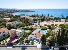 Ivy Blue Villa by Nomads - Short Walk to Coral Bay