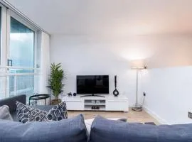 Cosy 2 BR City Centre - Free Parking