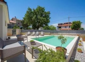 Malerische Villa mit Privatpool, mediterranem Garten, Outdoor-Kueche, Waschmaschine, Trockner