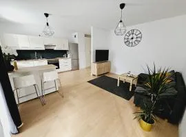 Apartament Malta & basen ,kort tenisowy w cenie