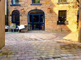 The Coach House central location fantastic Views