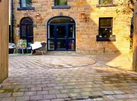 The Coach House central location fantastic Views