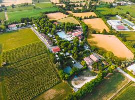 Campeggio Iris Park, glamping em Moniga