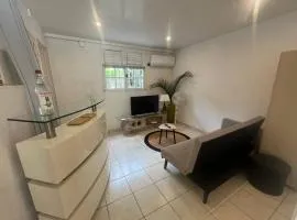 Joli Studio à la Villa l'Ensoleillée avec son grand Jardin