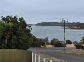 Howsthaserenitee - 3BR house with bay views