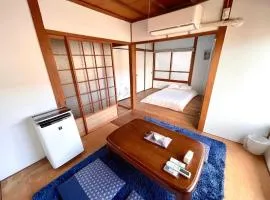 BLUE HOUSE - Traditional Home - 5min, Beach, Bus, Train