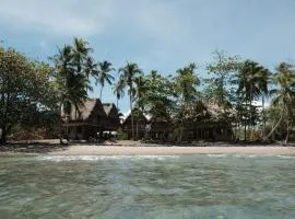 UNÚ Beach Hotel