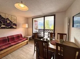 Appartement cosy 4 pers, proche ski, parking, balcon - FR-1-737-89