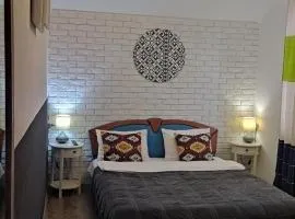 Захарова Оселя БАСЕЙН на території є Чан - Джакузі