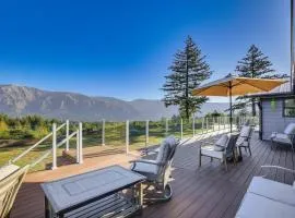 Home with Mtn Views and Hot Tub in Stevenson!