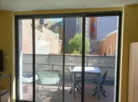 Studio à 2 pas de la plage avec terrasse