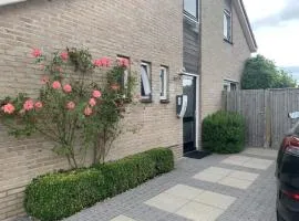 Spacious Bungalow near Water