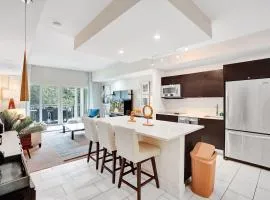 Villa Vista-2 Story w 3Bdrms & Golf View