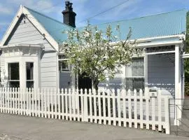 In Dunedin's Heart, Full House, Full Sun, Full Chill, Why Stay at a Hotel When You Can Afford an Entire House