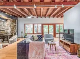 Stone Cabin on Valley View - Firepit & Hot Tub