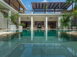 32 Middle Street - 03 Bedrooms villa with private pool, hotel sa Galle