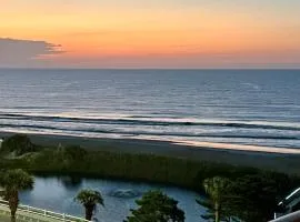 Luxe by the Sea - 5-Star Beachfront Escape
