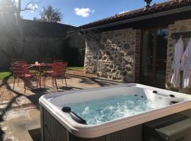 La Charni&egrave;re Chadalais, hotel de luxe a Chadalais