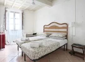 Firenze Central Room For Rent