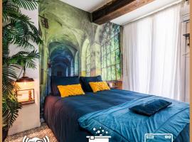 Youmi - Appartement Calme avec Jacuzzi et Clim à 5min de la Comédie, Tram à 200m, hotel in Montpellier