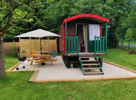 La roulotte de Mary, campsite in Grimbosq