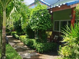 Koh Mook Lucky bungalow, hotel in Trang