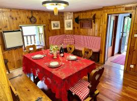 Cozy Three-Room Apartment with Mountain View & Parking - Ussin Chalet - Valtournenche, hotel v destinaci Chamois