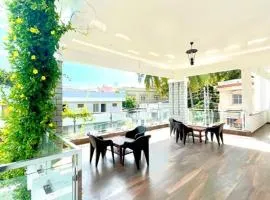 White Home Stay