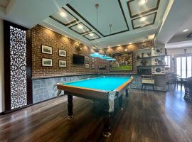 Villa with Pool, Sauna and Billiard, Hotel in Baku