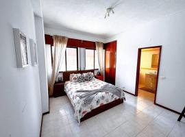 Big Private Room W bathroom, hotel in Oeiras