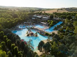 Centro Vacanze Verde Azzurro, hotel v destinaci Cingoli