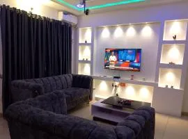 2 Bed-Sleeps 4-Free Parking-AirCon-2