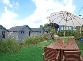 บ้านพัก เย็นเย็นแคมป์ปิ้ง, planinska kuća u gradu 'Ban Pa Daeng'