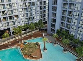 1BDR Roof pool 500m to beach Great gym Parking