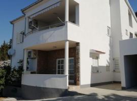 Apartment Ante, hotel i Starigrad-Paklenica