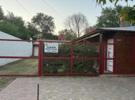 Las Castañas, hotel em General Acha