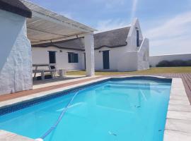 Ocean Breeze Cottage, Cape Agulhas，位于斯特雷斯拜的酒店