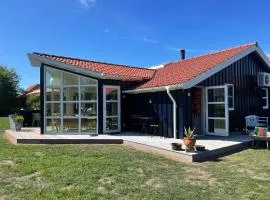 Beautiful Home In Højslev W-