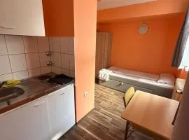 2-Rent Group Hostel Apartments SEN14