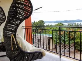 Stunning lakeview Apt 8mins from Speke Resort