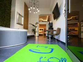 J Luxury Home