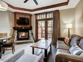 Luxury 1 Bedroom Condo with Slopeside View condo