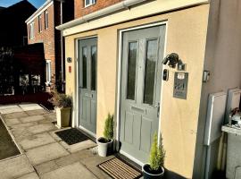 Luxurious Wolverhampton Retreat with 4 Bedrooms, hotel u gradu Volverhempton