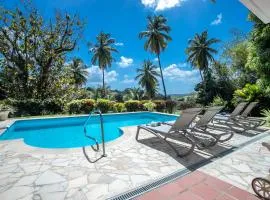 Villa d'exception tout confort au coeur de la nature avec piscine privée - 3 chambres !