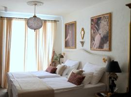Integra Hotel، فندق في تريبينيي