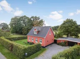 3 Bedroom Gorgeous Home In Aakirkeby