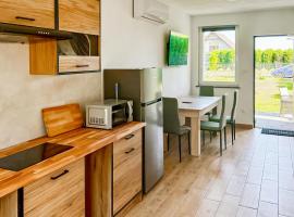 2 Bedroom Stunning Home In Pustkowo, hotel in Pustkowo