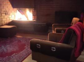 Kaamos Old House, מלון ברובניימי