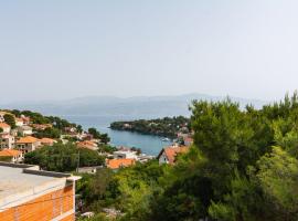 Apartment Ivope, hotel i Splitska